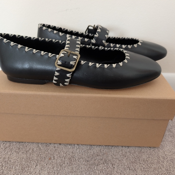 Johnny Was Black Flats with Cream Stitching - Picture 2 of 11